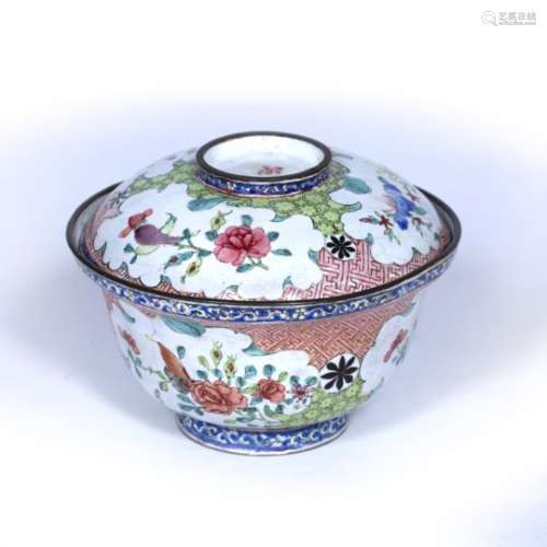 Canton lidded bowl Chinese, 19th/20th Century decorated to the outside with birds and flowers 9cm