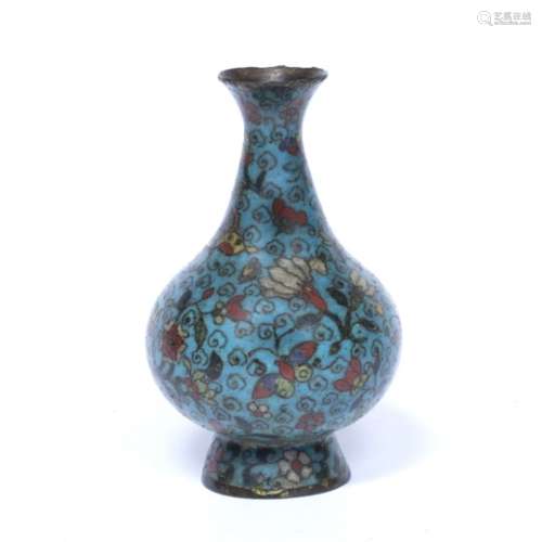 Cloisonne vase Chinese, Ming dynasty (1368-1644) of ground turquoise colour decorated in red and