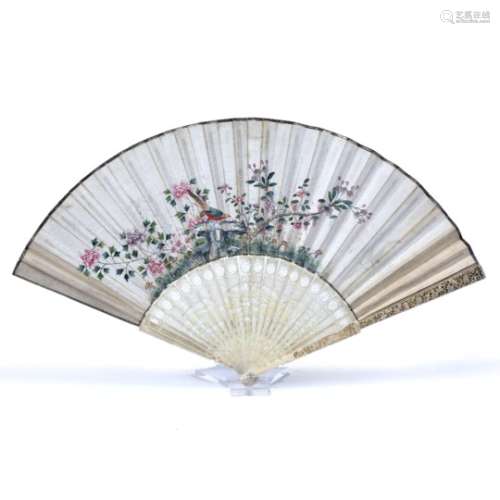 Canton ivory and paper fan Chinese, 19th Century decorated to the top on paper to one side with