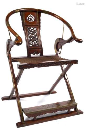 Chilong Huali horseshoe back armchair, Jiaoyi Chinese,19th/20th Century with a round crescent rail