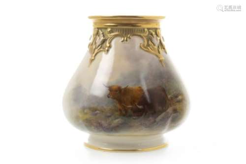 A ROYAL WORCESTER VASE BY HARRY STINTON