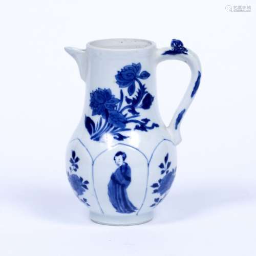 Blue and white porcelain ewer Chinese, Kangxi (1662-1722) with border of raised lotus petals
