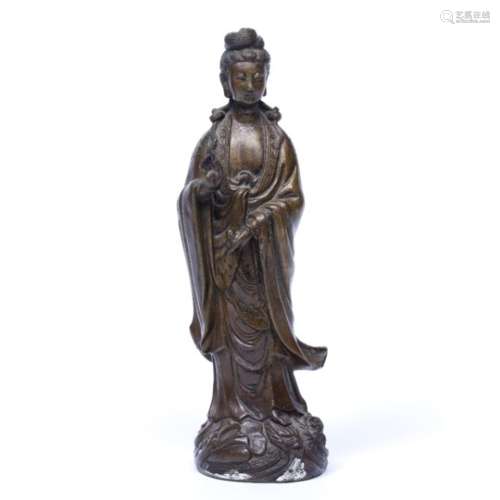 Solid bronze figure of Guanyin Chinese, Guangxu period in long flowing robes and holding an ambrosia