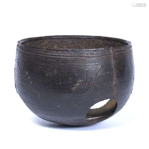 Bronze bell/bowl Tibetan, 17th/18th Century with inscription 18cm diameter, 13.5cm high