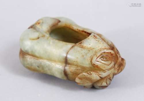 A GOOD CHINESE CARVED JADE / JADE LIKE BRUSH WASH IN THE FORM OF A FRUIT, 9cm x 5.5cm