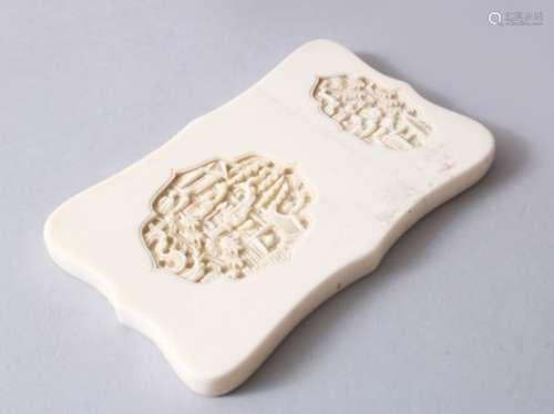 A GOOD 19TH CENTURY CHINESE CANTON CARVED IVORY CARD CASE, the central section with shaped panels in