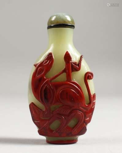 A RED OVERLAY SNUFF BOTTLE with birds, 7.5cm.