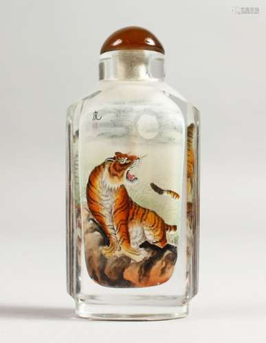 A GOOD SNUFF BOTTLE painted with tigers, 9.5cm.