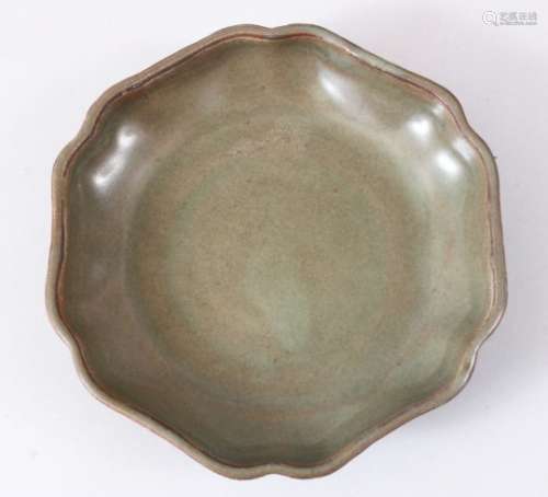 A GOOD CHINESE MOULDED RU WARE PORCELAIN DISH, 13.2cm diameter.