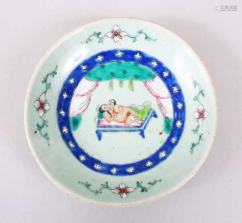 AN UNUSUAL CHINESE DAOGUANG PERIOD EROTIC PORCELAIN DISH, the centre with an erotic scene upon a