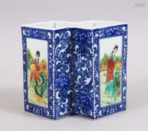 A 20TH CENTURY CHINESE BLUE & WHITE FAMILLE ROSE PORCELAIN TWIN BRUSH WASHER, the body with four