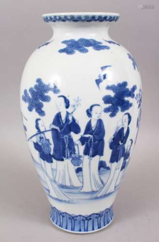 A GOOD JAPANESE MEIJI PERIOD BLUE & WHITE HIRADO PORCELAIN VASE, the body of the vase decorated with