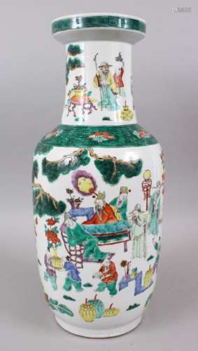 A GOOD CHINESE 19TH CENTURY FAMILLE VERTE PORCELAIN LANTERN VASE, decorated with scenes of figures