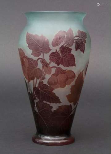 Jugendstil Vase mit Malve (Mauve) / An Art Nouveau…