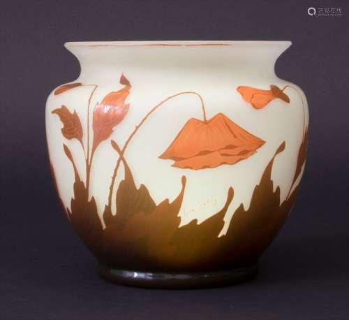 Jugendstil Vase / An Art Nouveau vase with poppy f…