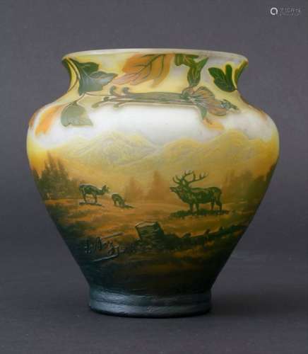 Jugendstil Vase / An Art Nouveau vase with forest …