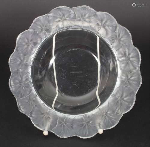 Zierschale 'Hofleur' / A bowl, Lalique, Paris, nac…