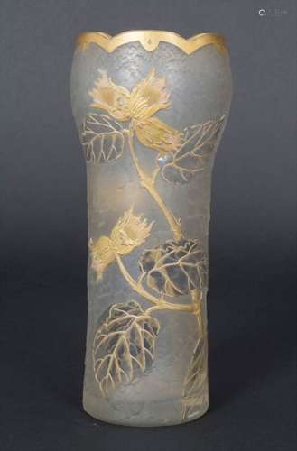 Jugendstil Vase mit Haselnusszweigen / An Art Nouv…
