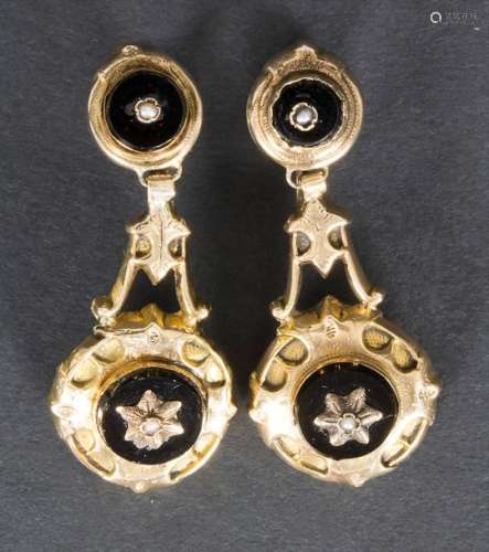 Paar Ohrhänger / A pair of earrings, 19. Jh.,