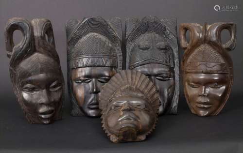 5 dekorative Wandmasken / 5 decorative wall masks,…