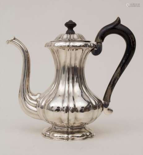 Biedermeier Teekanne / A Biedermeier silver tea po…
