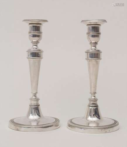 Paar Louis XVI Kerzenleuchter / A pair of Louis se…