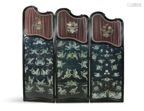 A CHINESE THREE FOLD EBONISED AND SILK PANEL SCREEN, 19th Century, formed as three graduated