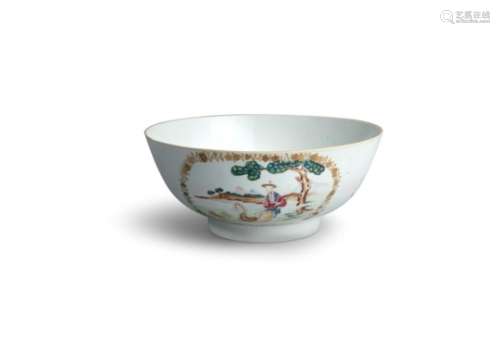 A LARGE CHINESE EXPORT PUNCH BOWL, 18th century, the exterior decorated with two opposing gilt-