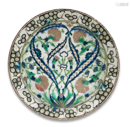 A large Iznik pottery dish Turkey, 17th Century