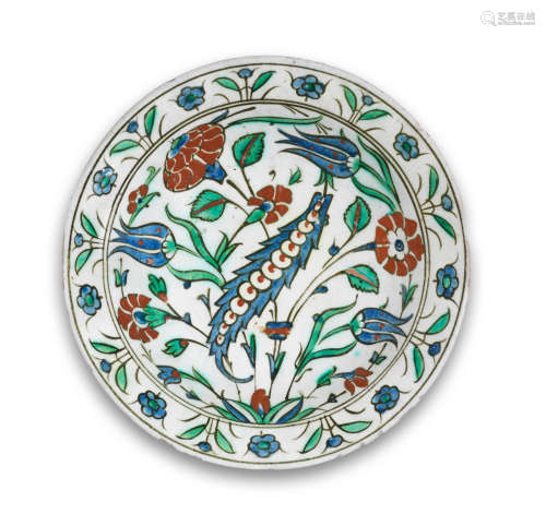 An Iznik pottery dish Turkey, late 16th Century