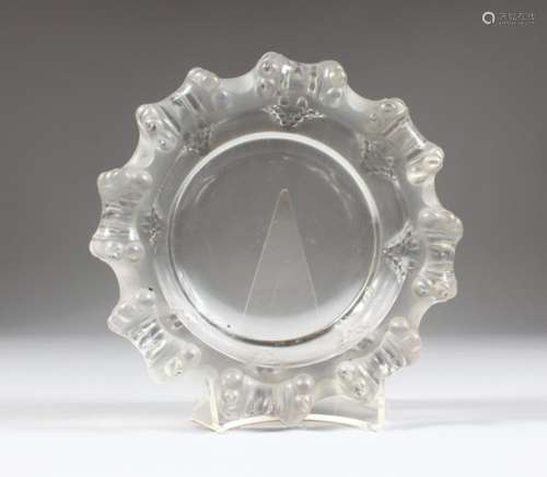 A LALIQUE LARGE ASHTRAY, with moulded rim. 7.5ins diameter.