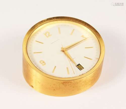 TIFFANY & CO., A BATTERY OPERATED CIRCULAR DESK CLOCK, with date aperture. 4.5ins diameter.