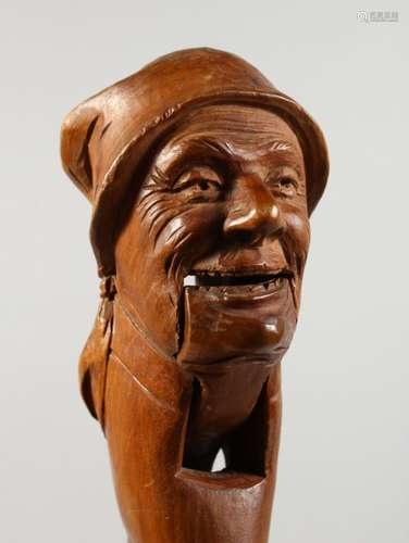 A GOOD HAND CARVED WOOD MAN NUTCRACKER. Brienz 1900. 8.5ins long.