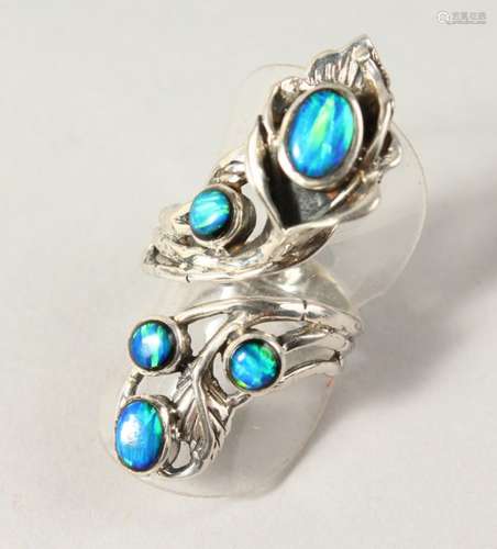 A SILVER REAL OPAL DECO STYLE RING.