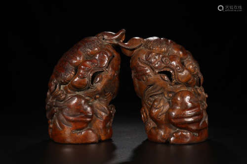 BAMBOO CARVING LION IN PAIR