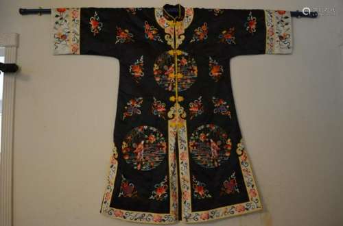 Vintage Chinese Embroidered Woman Robe Jacket