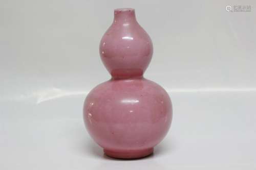 Chinese Pink Gourd Porcelain Vase