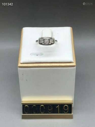 18K White Gold Diamond Ring, 0.4CT Diamond