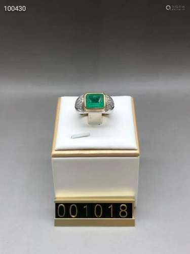 18K Gold Emerald Ring