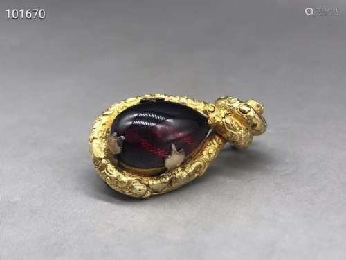 British Georgian era 15K Gold Garnet Brooch