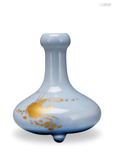19世纪 天蓝釉描金蒜头瓶