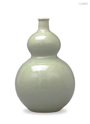 清 豆青釉葫芦瓶