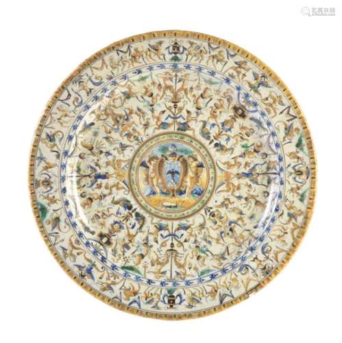 A large Italian maiolica charger