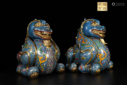 QIANLONG MARK CLOISONNE BEAST IN PAIR