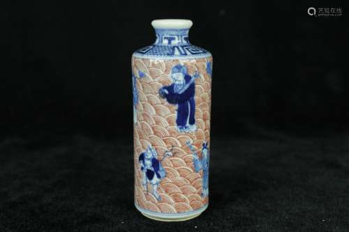 A Chinese Wu-Cai Glazed Porcelain Snuff Bottle