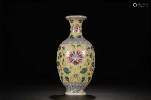 A Chinese Famille-Rose Porcelain Vase