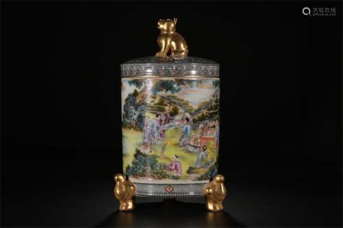 A Chinese Famille-Rose Porcelain Tea Can