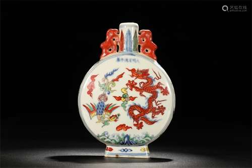 A Chinese Dou-Cai Glazed Porcelain Moon Flask