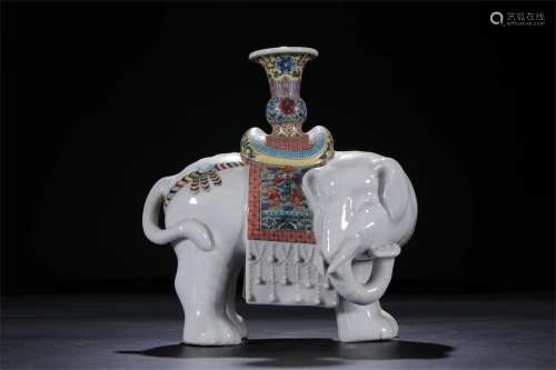 A Chinese Famille-Rose Porcelain Elephant Decoration