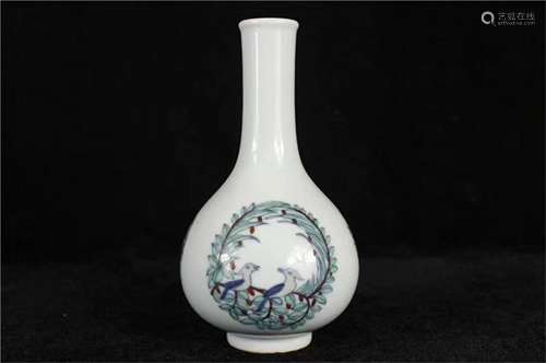 A Chinese Dou-Cai Glazed Porcelain Vase